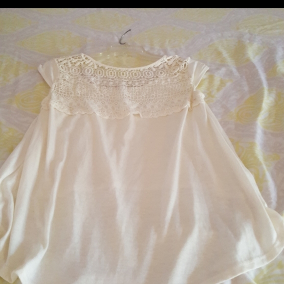 4 tops - Picture 5 of 16